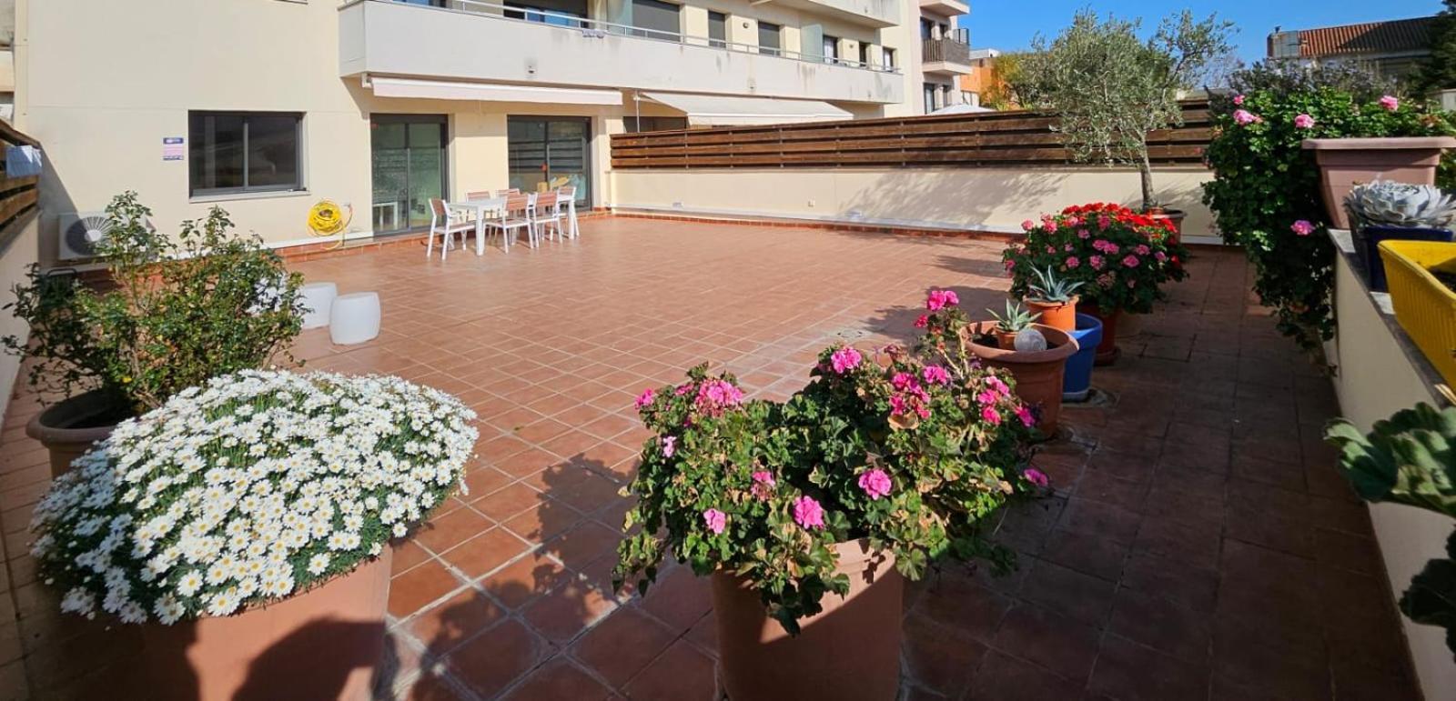 Apartamento Vilallonga Фигерас Экстерьер фото
