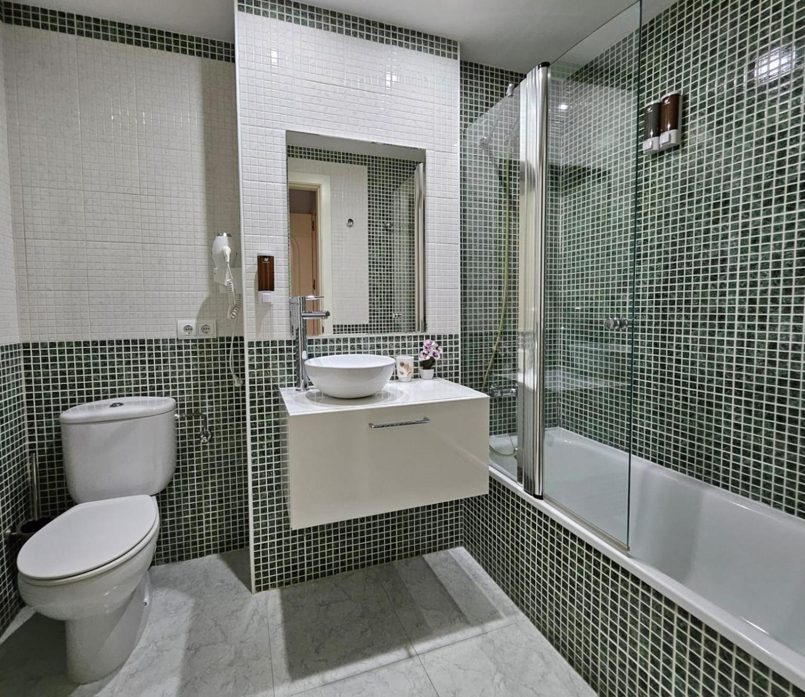 Apartamento Vilallonga Фигерас Экстерьер фото